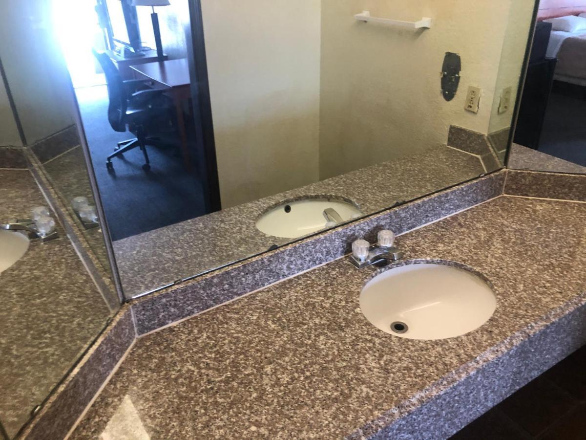 Airport Inn And Suites تولسا المظهر الخارجي الصورة
